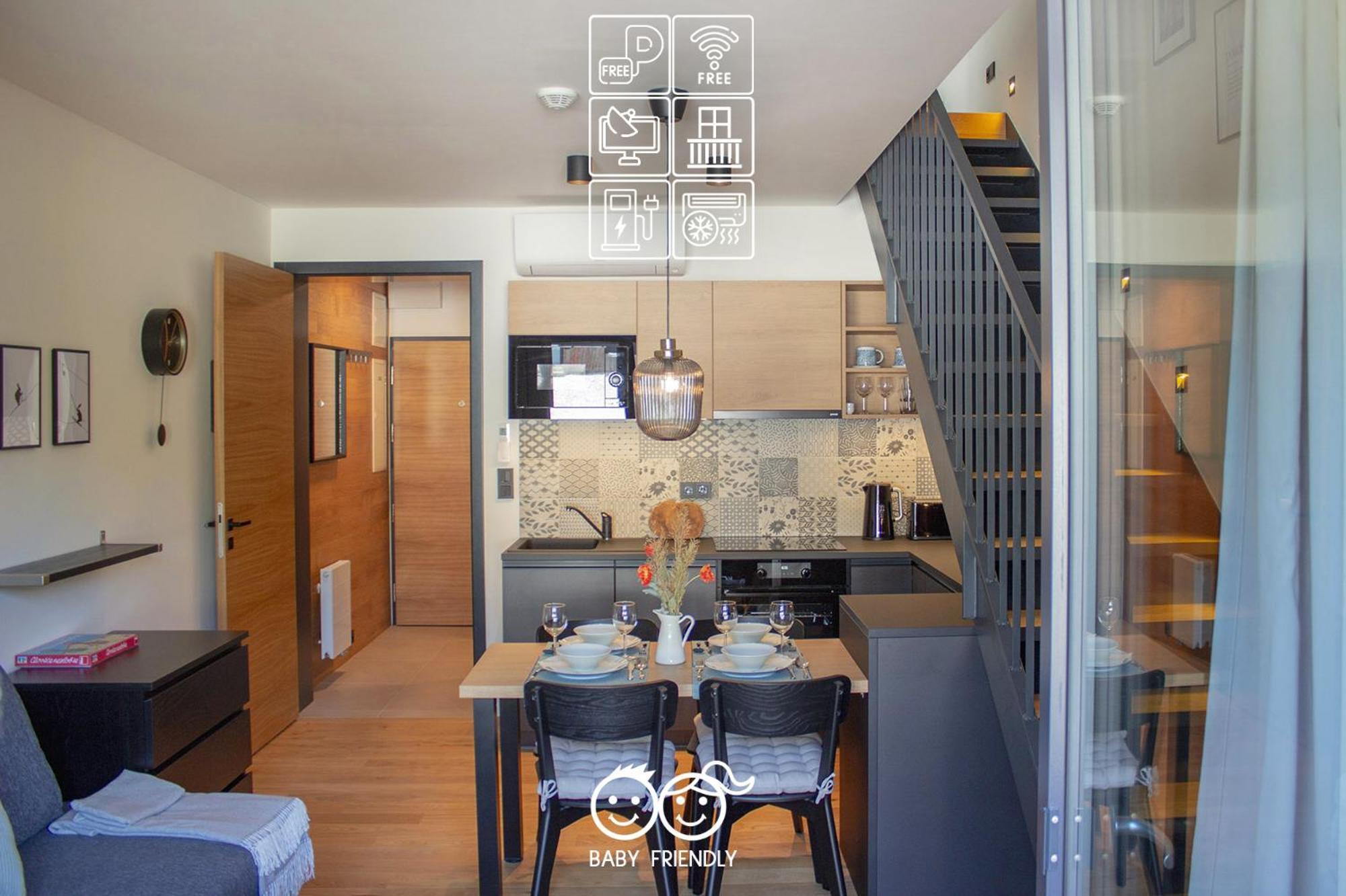 Enjoyharrachov - Atraktivni Klidny Klimatizovany Apartman 20 V Centru Harrachova S Parkovanim, Wifi-Wlan, Sat, Herni Konzoli, Ipad, Netflix Zdarma, Moznosti Dobijeni Auta, Vyhledem Do Zahrady A Na Romanticky Kostelik 外观 照片