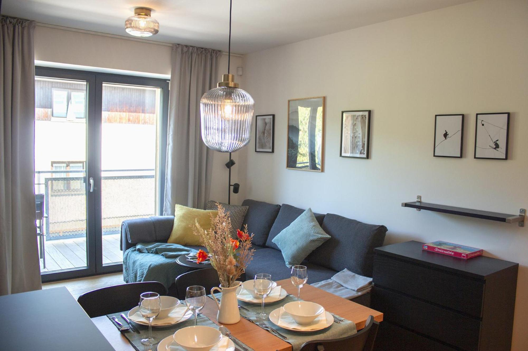 Enjoyharrachov - Atraktivni Klidny Klimatizovany Apartman 20 V Centru Harrachova S Parkovanim, Wifi-Wlan, Sat, Herni Konzoli, Ipad, Netflix Zdarma, Moznosti Dobijeni Auta, Vyhledem Do Zahrady A Na Romanticky Kostelik 外观 照片